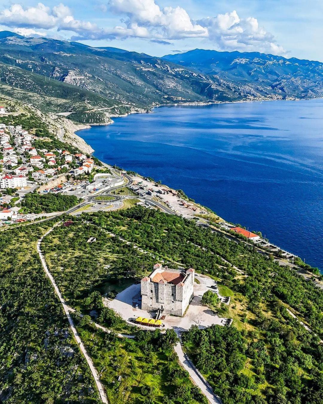 Apartman Elena Сень Экстерьер фото